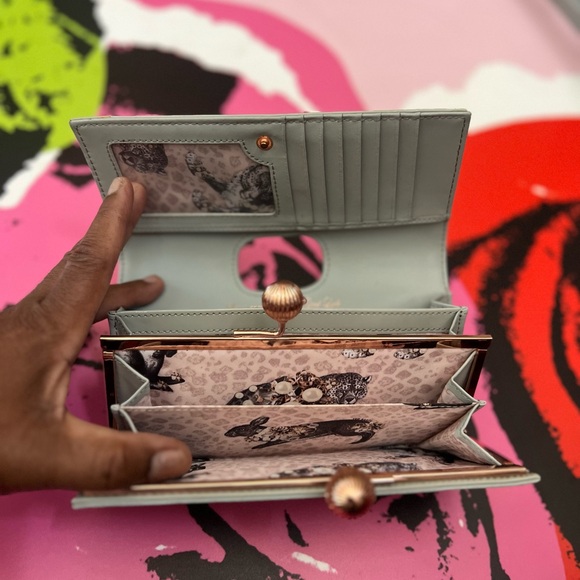 Ted Baker wallet. - Picture 5 of 7